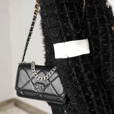 샤넬 19 플랩 woc백